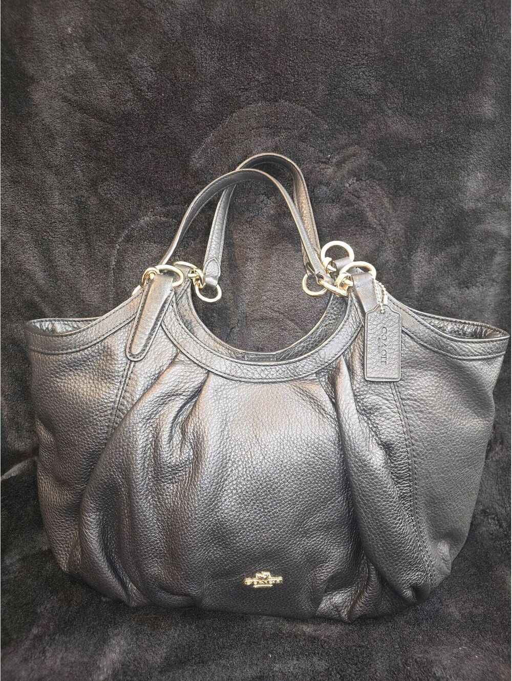 31. 2017 Coach Lily Shoulder Bag in black